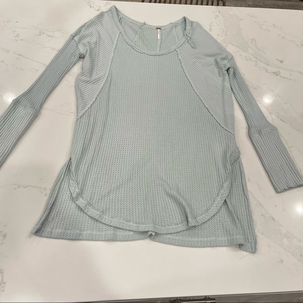 🎉HP🎉 NWOT Free People light blue Catalina thermal long sleeve T-shirt - Picture 2 of 16